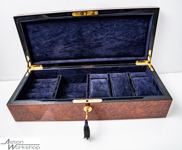 AM WALNUT VALET JEWELLERY BOX - AH1075